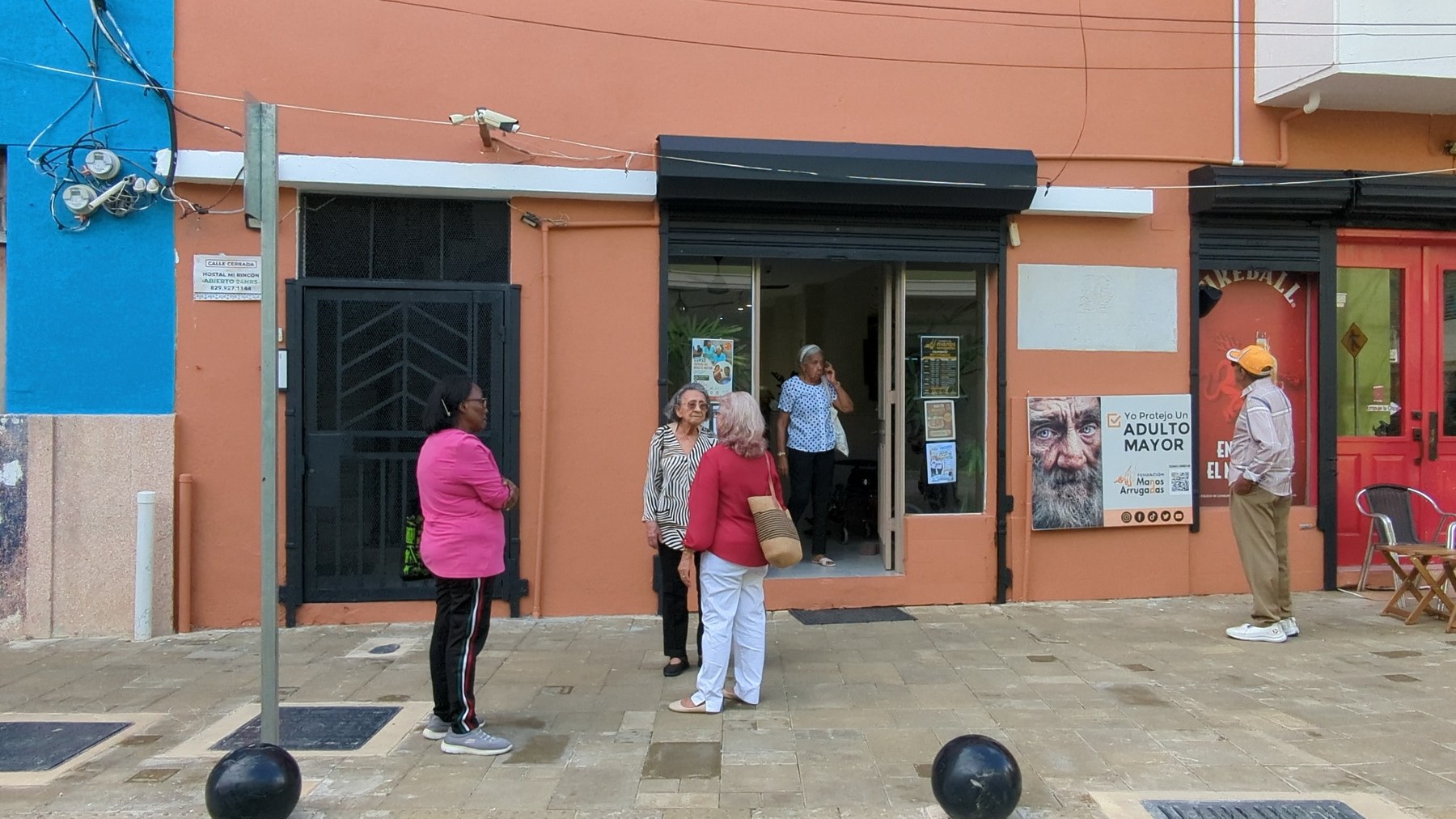 Exterior de la sede de Fundación Manos Arrugadas
